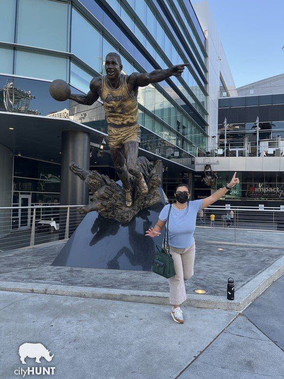 Cryto.com Arena - Magic Johnson Statue